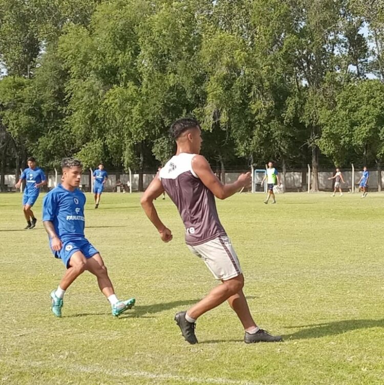 ENTRENAMIENTO AMISTOSO FRENTE A SAN MARTIN DE BURZACO